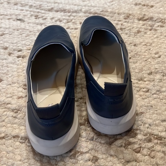 Leather slides. - Picture 3 of 3